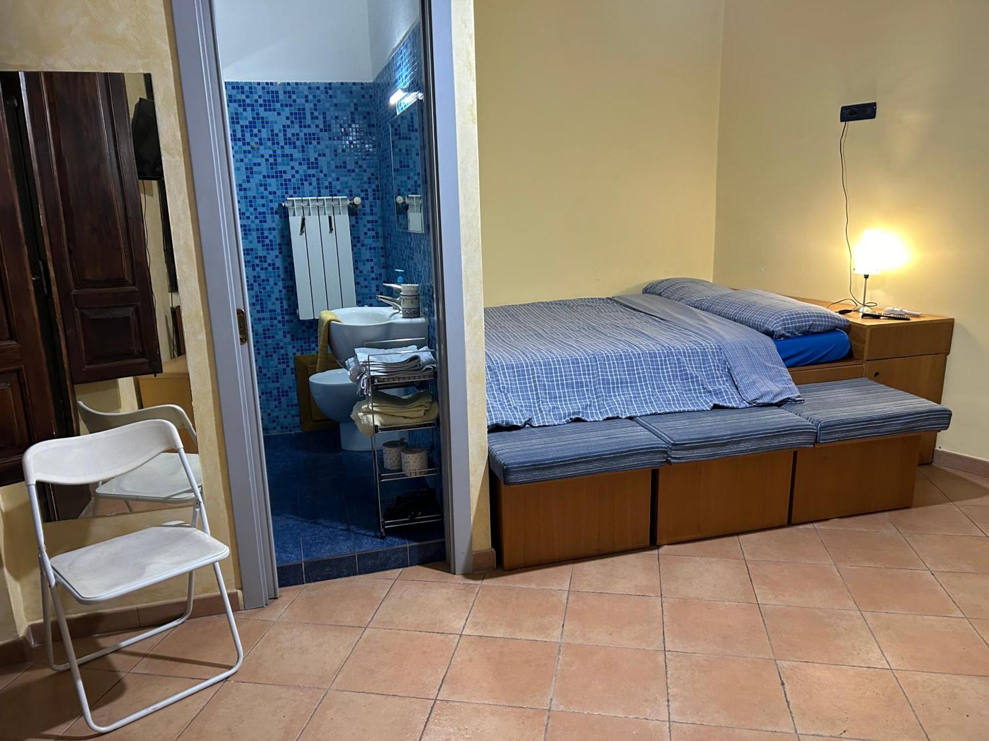 B&B L'Angolo Sulla Piazza Mirabella Imbaccari Exterior photo